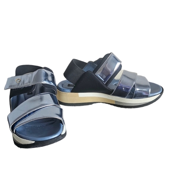 Flat Sundals Phillipe Model Paris light and cushioned metallic blue. Sz 37. New - Picture 6 of 8